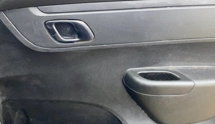 2020 Renault Kwid RXL, Petrol, Manual, 38,712 km, Driver Side Door Panels Control