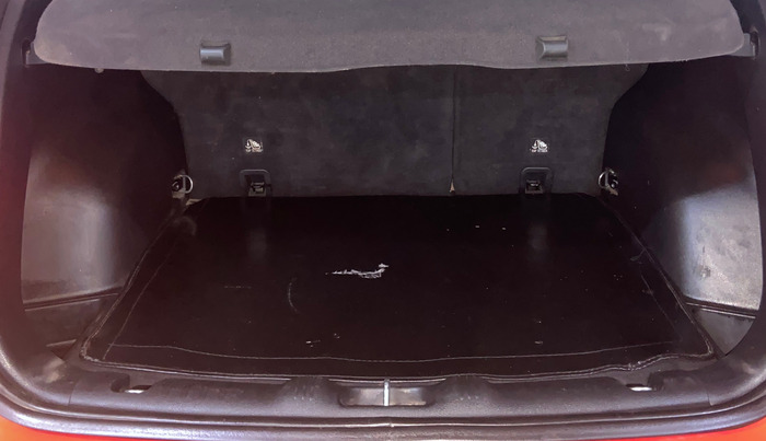 2018 Jeep Compass LIMITED 2.0 DIESEL 4X4, Diesel, Manual, 81,229 km, Boot Inside