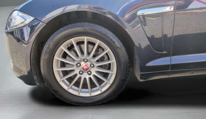 2015 Jaguar XF 2.2 DIESEL LUXURY, Diesel, Automatic, 48,465 km, Left Front Wheel