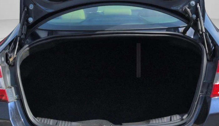 2015 Jaguar XF 2.2 DIESEL LUXURY, Diesel, Automatic, 48,465 km, Boot Inside