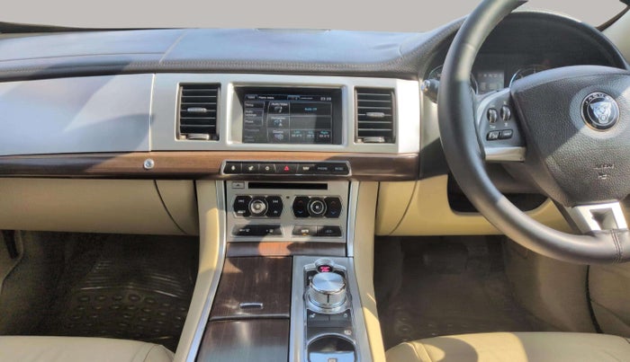 2015 Jaguar XF 2.2 DIESEL LUXURY, Diesel, Automatic, 48,465 km, Air Conditioner