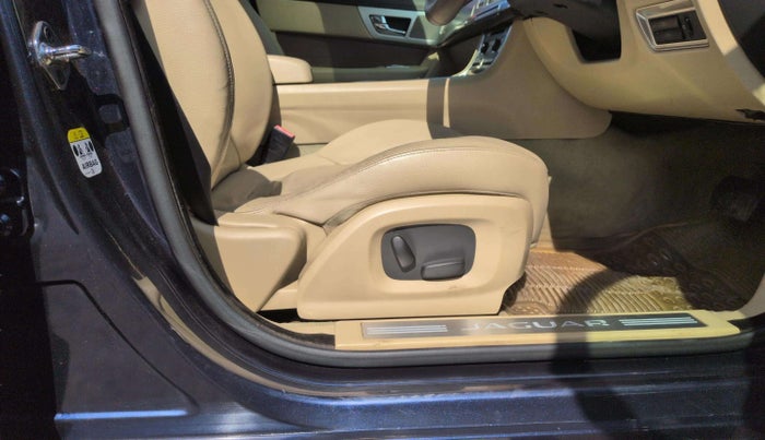 2015 Jaguar XF 2.2 DIESEL LUXURY, Diesel, Automatic, 48,465 km, Driver Side Adjustment Panel