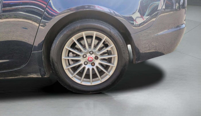 2015 Jaguar XF 2.2 DIESEL LUXURY, Diesel, Automatic, 48,465 km, Left Rear Wheel