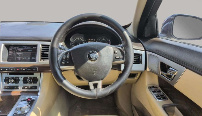 2015 Jaguar XF 2.2 DIESEL LUXURY, Diesel, Automatic, 48,465 km, Steering Wheel Close Up