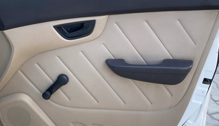 2013 Hyundai Eon D-LITE+, Petrol, Manual, 82,790 km, Driver Side Door Panels Control