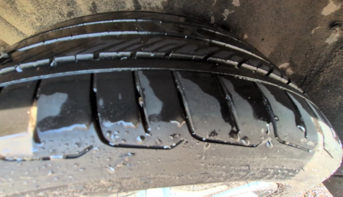 2024 Toyota INNOVA HYCROSS ZX HYBRID 7 STR, Hybrid, Automatic, 15,628 km, Left Front Tyre Tread