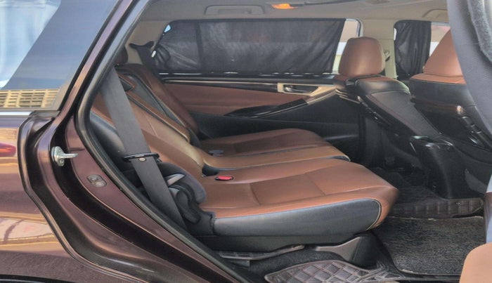 2017 Toyota Innova Crysta 2.8 ZX AT 7 STR, Diesel, Automatic, 1,36,723 km, Right Side Rear Door Cabin