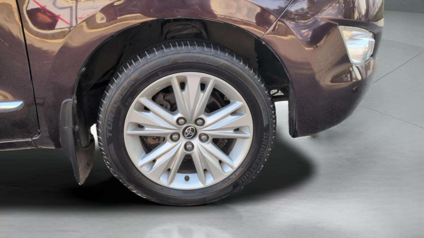 2017 Toyota Innova Crysta 2.8 ZX AT 7 STR, Diesel, Automatic, 1,36,723 km, Right Front Wheel