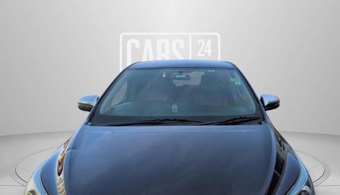 2017 Toyota Innova Crysta 2.8 ZX AT 7 STR, Diesel, Automatic, 1,36,723 km, Front Windshield