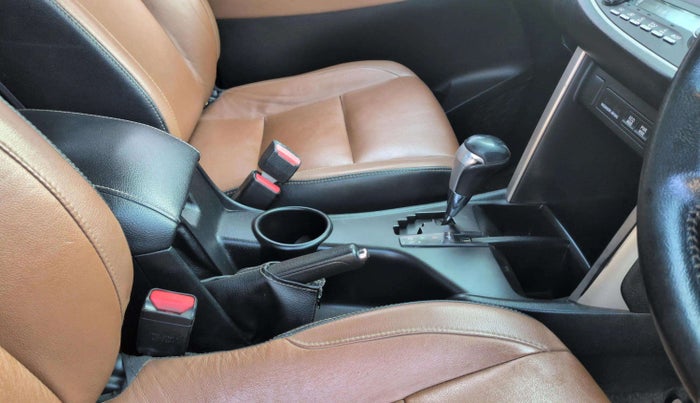 2017 Toyota Innova Crysta 2.8 ZX AT 7 STR, Diesel, Automatic, 1,36,723 km, Gear Lever