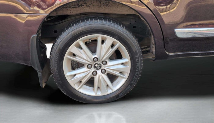 2017 Toyota Innova Crysta 2.8 ZX AT 7 STR, Diesel, Automatic, 1,36,723 km, Right Rear Wheel