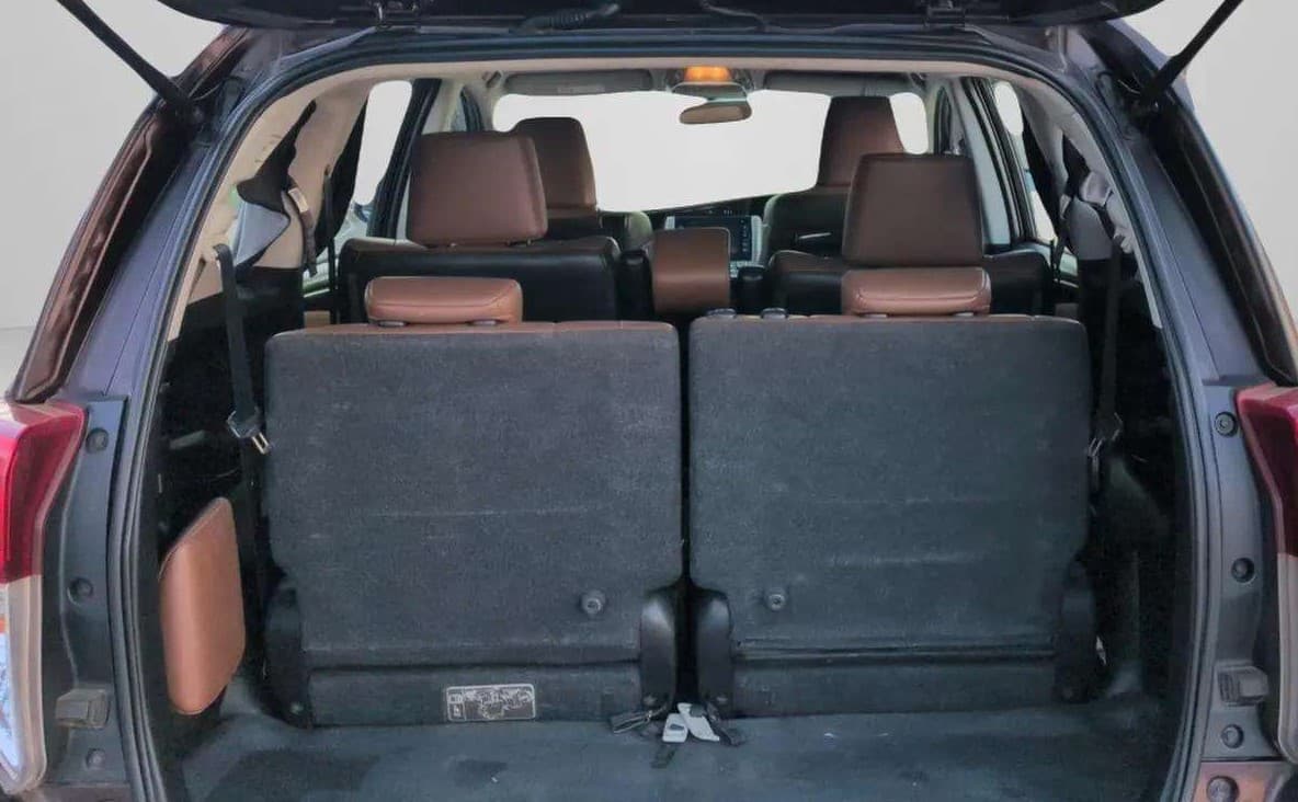 2017 Toyota Innova Crysta 2.8 ZX AT 7 STR, Diesel, Automatic, 1,36,723 km, Boot Inside