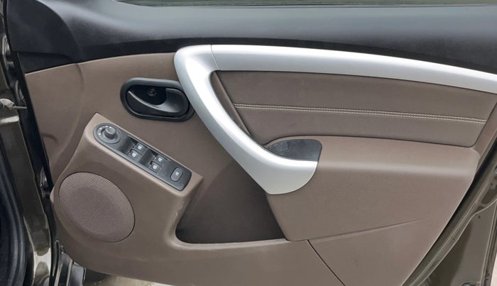 2019 Renault Duster RXS PETROL, Petrol, Manual, 32,006 km, Driver Side Door Panels Control