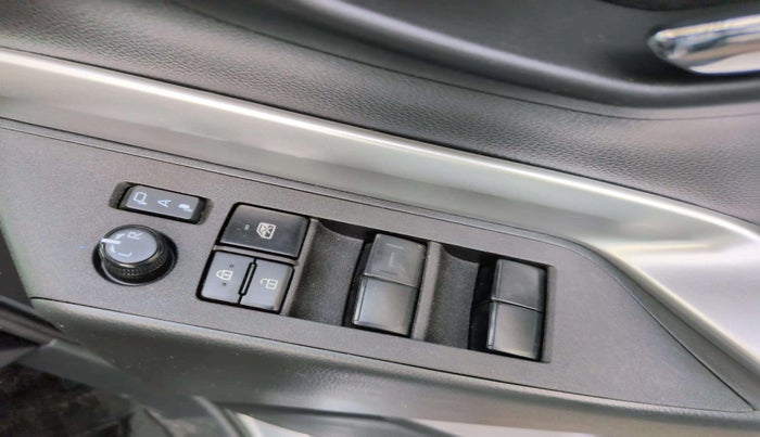 2024 Toyota INNOVA HYCROSS ZX HYBRID 7 STR, Hybrid, Automatic, 4,462 km, Driver Side Door Panels Control