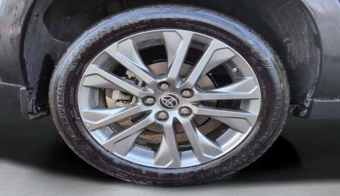 2024 Toyota INNOVA HYCROSS ZX HYBRID 7 STR, Hybrid, Automatic, 4,462 km, Right Rear Wheel