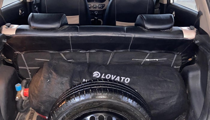 2015 Hyundai Grand i10 ASTA 1.2 KAPPA VTVT, CNG, Manual, 78,834 km, Boot Inside