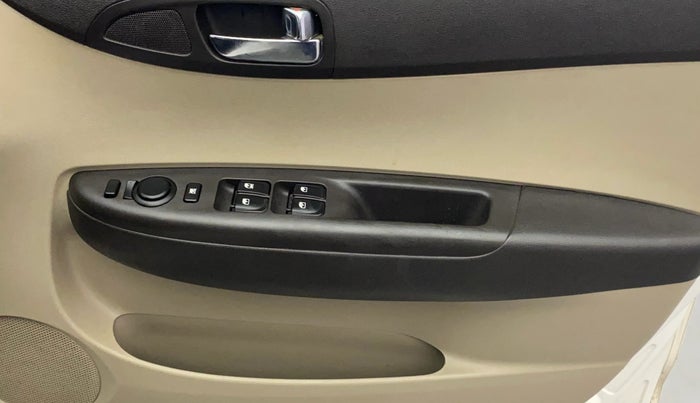 2013 Hyundai i20 MAGNA 1.2, Petrol, Manual, 73,411 km, Driver Side Door Panels Control