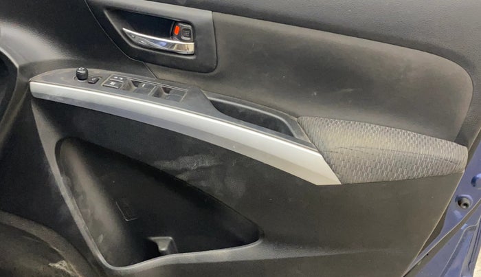 2020 Maruti S Cross ZETA 1.5, Petrol, Manual, 86,824 km, Driver Side Door Panels Control