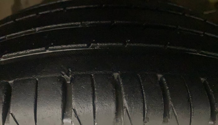 2022 KIA SONET HTX 1.5, Diesel, Manual, 71,501 km, Left Front Tyre Tread