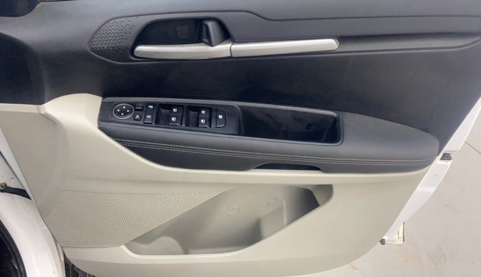 2022 KIA SONET HTX 1.5, Diesel, Manual, 71,501 km, Driver Side Door Panels Control