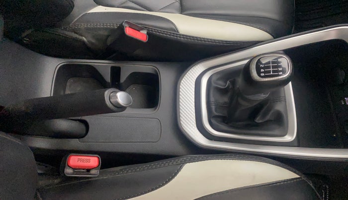 2022 KIA SONET HTX 1.5, Diesel, Manual, 71,501 km, Gear Lever