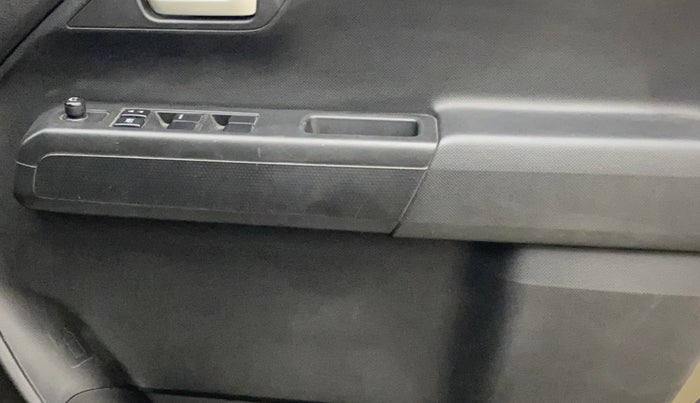 2019 Maruti New Wagon-R VXI 1.2, Petrol, Manual, 1,15,521 km, Driver Side Door Panels Control