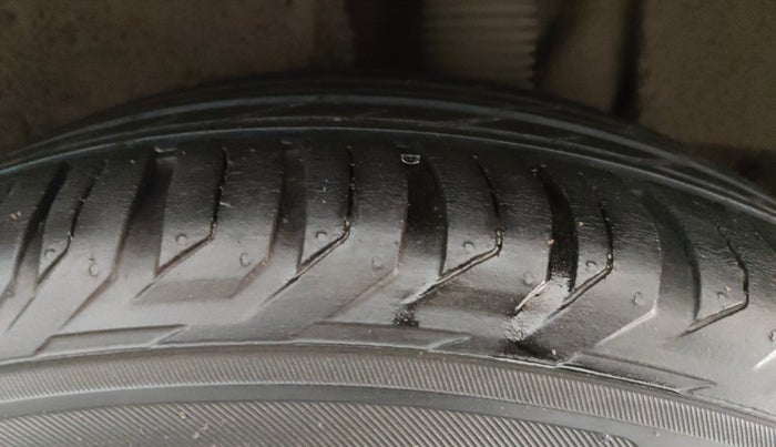 2018 Hyundai Tucson GLS 2WD AT PETROL, Petrol, Automatic, 74,198 km, Left Rear Tyre Tread