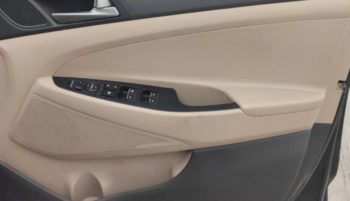 2018 Hyundai Tucson GLS 2WD AT PETROL, Petrol, Automatic, 74,198 km, Driver Side Door Panels Control