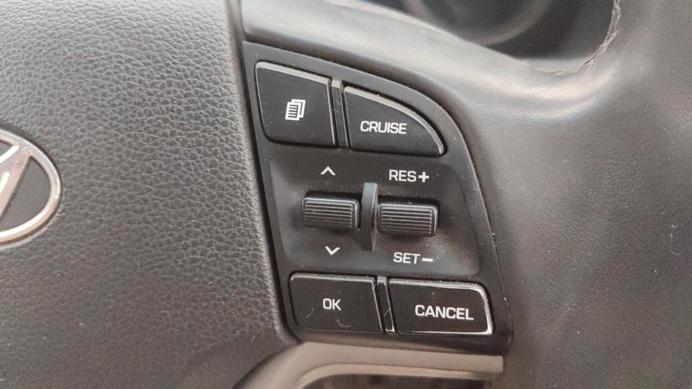 2018 Hyundai Tucson GLS 2WD AT PETROL, Petrol, Automatic, 74,198 km, Adaptive Cruise Control