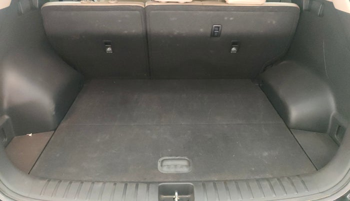 2018 Hyundai Tucson GLS 2WD AT PETROL, Petrol, Automatic, 74,198 km, Boot Inside