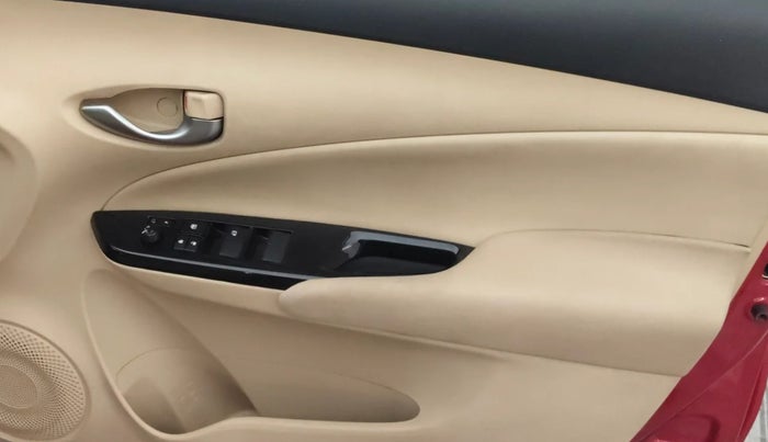 2018 Toyota YARIS V CVT, Petrol, Automatic, 16,576 km, Driver Side Door Panels Control