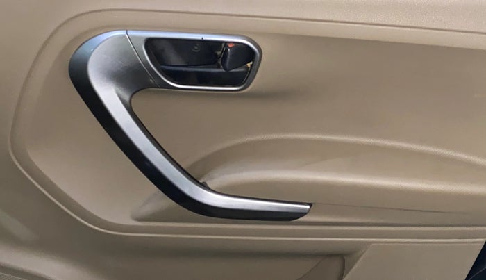 2022 Mahindra BOLERO NEO N10 R, Diesel, Manual, 1,14,913 km, Driver Side Door Panels Control