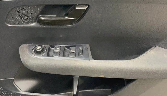 2024 Tata ALTROZ XZ Plus (S) Dark Edition, Petrol, Manual, 14,856 km, Driver Side Door Panels Control