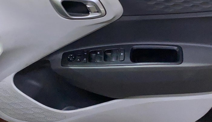 2023 Hyundai GRAND I10 NIOS SPORTZ AMT 1.2 KAPPA VTVT, Petrol, Automatic, 15,028 km, Driver Side Door Panels Control