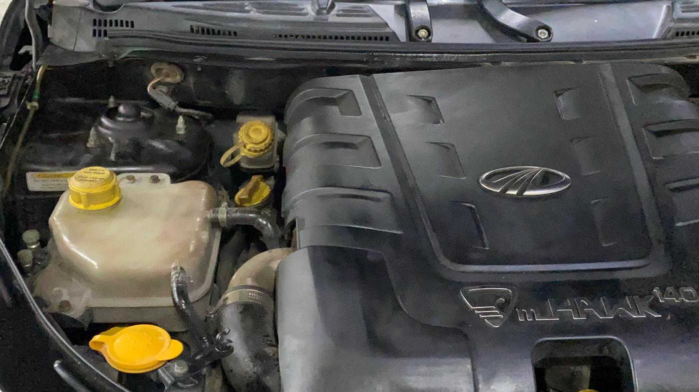 2013 Mahindra XUV500 W8, Diesel, Manual, 76,418 km, Engine View - Right