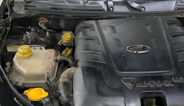 2013 Mahindra XUV500 W8, Diesel, Manual, 76,418 km, Engine View - Right