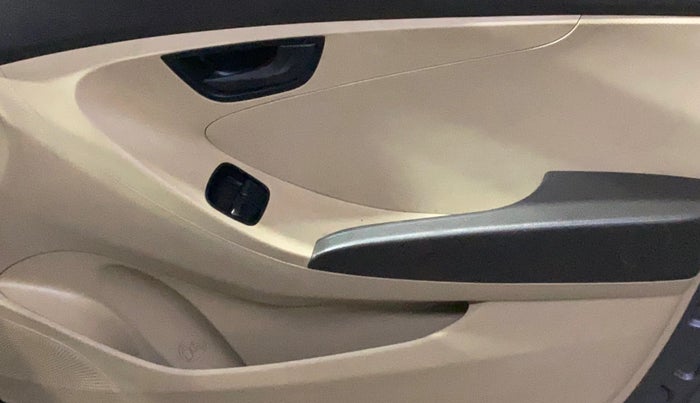 2016 Hyundai Eon ERA +, Petrol, Manual, 28,280 km, Driver Side Door Panels Control