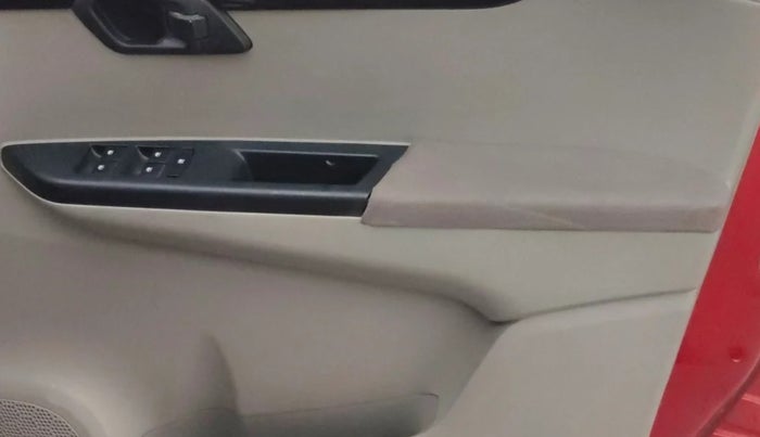 2016 Mahindra Kuv100 K8 D 6 STR, Diesel, Manual, 26,028 km, Driver Side Door Panels Control