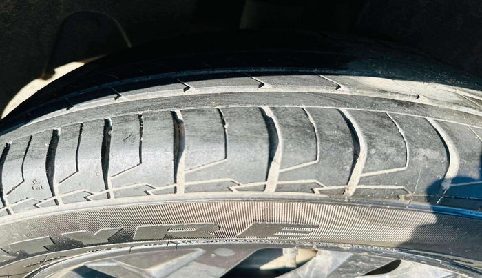 2022 Hyundai Creta SX (O) IVT KNIGHT 1.5 PETROL, Petrol, Automatic, 57,862 km, Left Rear Tyre Tread