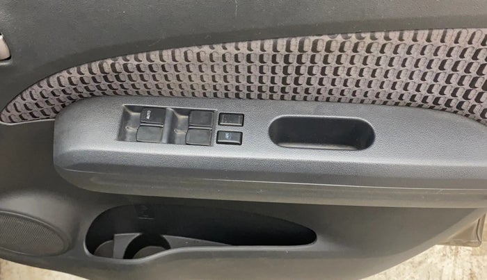 2013 Maruti Ritz VXI, Petrol, Manual, 74,969 km, Driver Side Door Panels Control