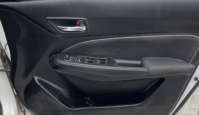 2020 Maruti Swift VXI, CNG, Manual, 34,238 km, Driver Side Door Panels Control