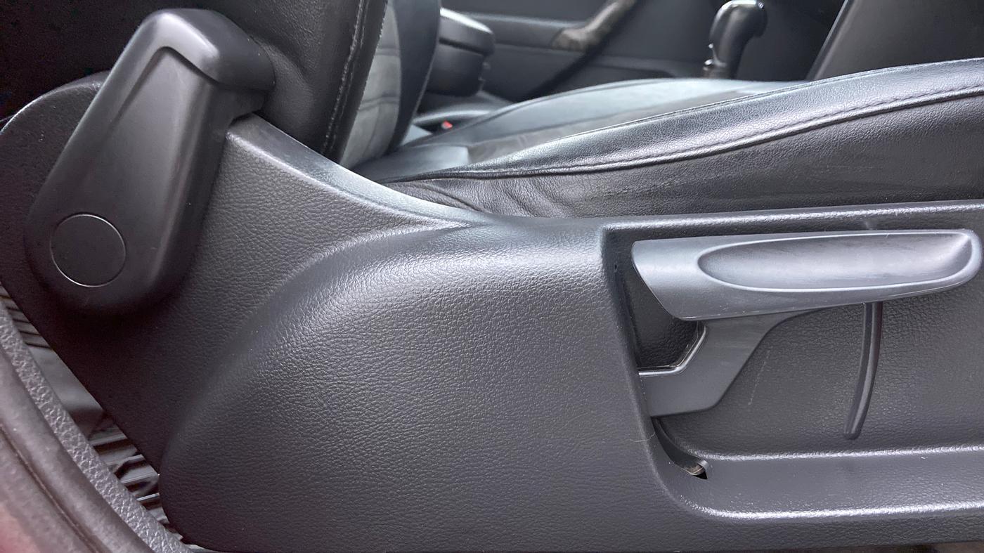 2018 Skoda Rapid Style 1.5 TDI AT, Diesel, Automatic, 39,264 km, Driver Side Adjustment Panel