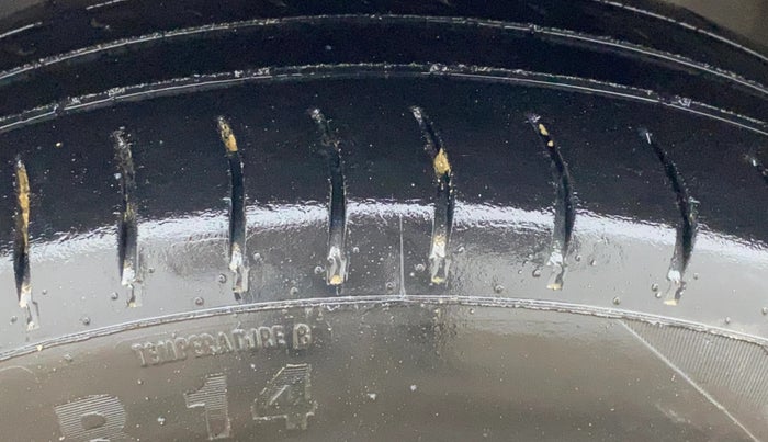 2016 Honda Brio S MT, CNG, Manual, 1,05,546 km, Left Front Tyre Tread