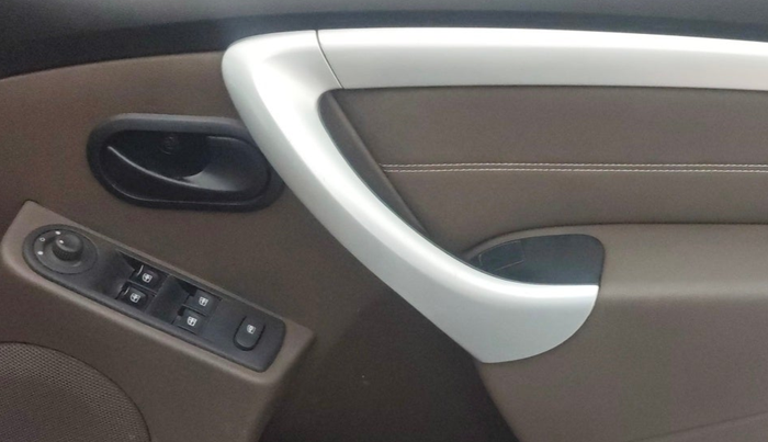 2019 Renault Duster RXS CVT, CNG, Automatic, 54,049 km, Driver Side Door Panels Control