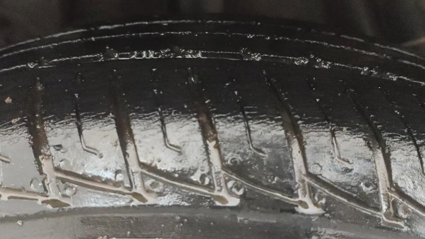 2019 Renault Duster RXS CVT, CNG, Automatic, 54,049 km, Right Rear Tyre Tread