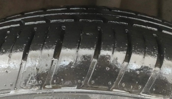 2019 Renault Duster RXS CVT, CNG, Automatic, 54,049 km, Left Rear Tyre Tread