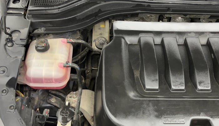 2022 Mahindra XUV700 AX 5 P MT 5 STR, Petrol, Manual, 46,331 km, Engine View - Right