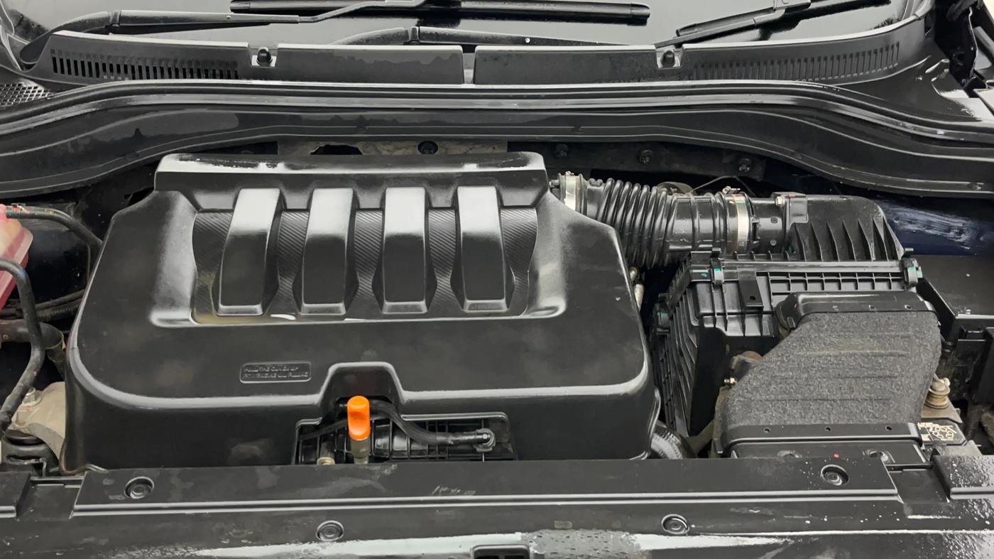 2022 Mahindra XUV700 AX 5 P MT 5 STR, Petrol, Manual, 46,331 km, Engine View