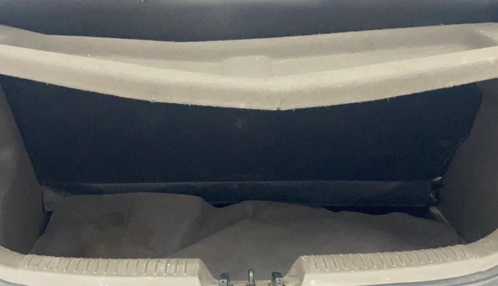 2013 Hyundai i10 MAGNA 1.1, Petrol, Manual, 46,735 km, Boot Inside