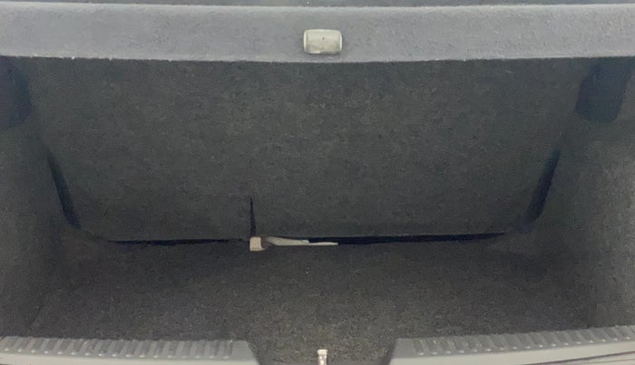 2015 Volkswagen Polo HIGHLINE1.5L, Diesel, Manual, 81,615 km, Boot Inside